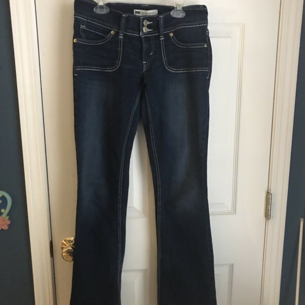 Women' Levi Jeans Size 2